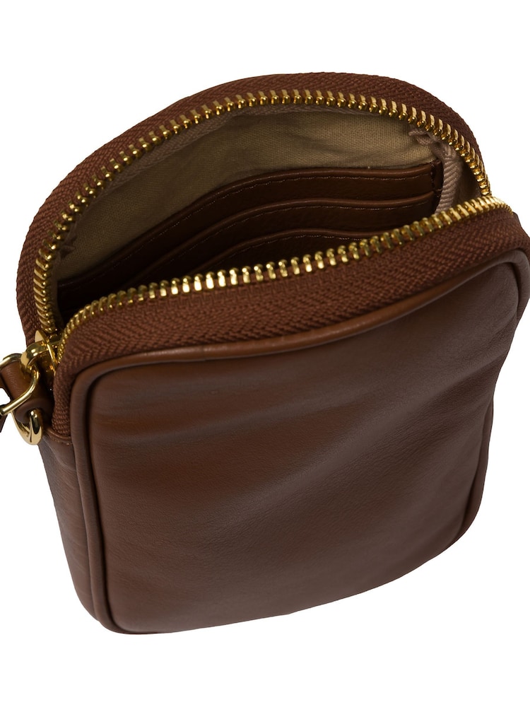Cromo marrom - Bolsa transversal para celular Pure Luxuries London Alaina em couro napa - Imagem 8 de 8