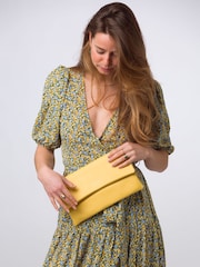Gelb - Pure Luxuries London Amelia Clutch aus Nappaleder - Bild 2 von 5