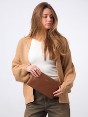 Braun - Pure Luxuries London Wilmslow Clutch aus Nappaleder - Bild 2 von 6
