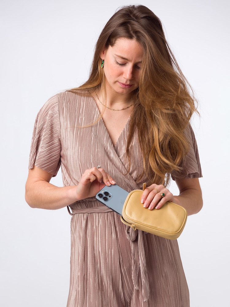 Pure Luxuries London Alaina Nappa Leather Cross-Body Phone Bag - Image 2 of 7