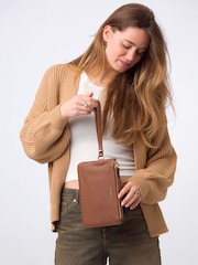 Dunkelbraun - Pure Luxuries London Addison Clutch aus Nappaleder - Bild 3 von 7