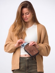 Pure Luxuries London Alaina Nappa Leather Cross-Body Phone Bag - Image 4 of 8