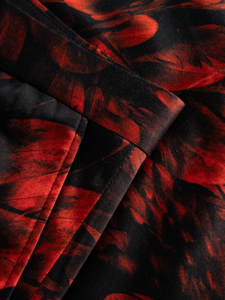 Twisted Tailor Red Skinny Fit Heron Floral Cotton Trousers - Image 4 of 4