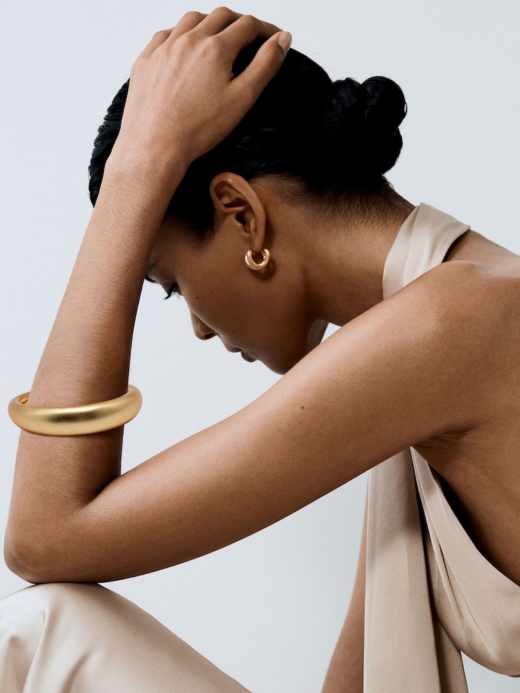Reiss Gold Tone Selina Smooth Curve Chain-Back Bangle - Image 1 of 4 Reiss Gold Tone Selina Smooth Curve Chain-Back Bangle - Image 1 of 4