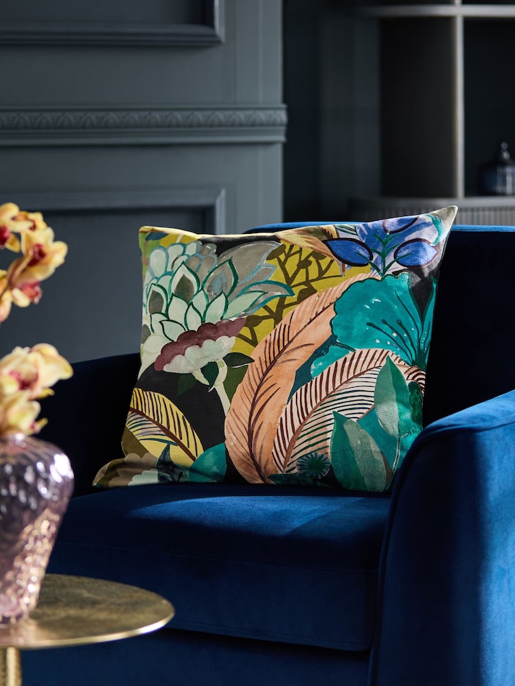 Tropical Leaf Velvet Cushion - صورة 1 من 4