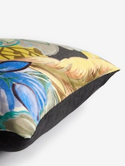 Tropical Leaf Velvet Cushion - صورة 4 من 4