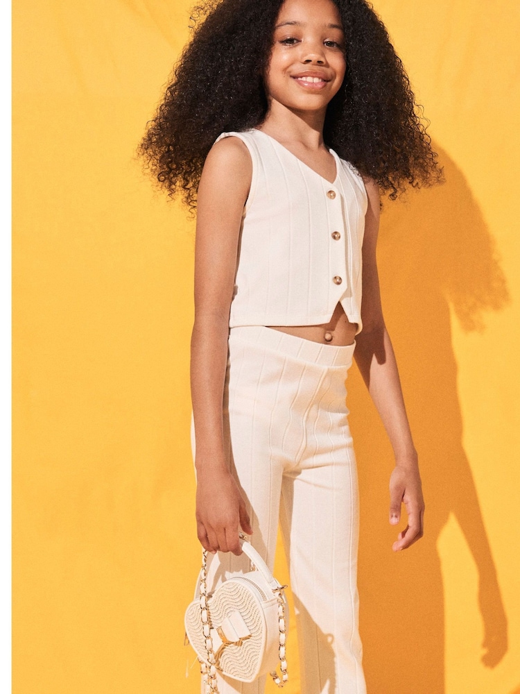 أبيض - طقم بناتي من صديري مضلَّع وبنطلون قطن 100% من River Island - صورة 1 من 5 أبيض - طقم بناتي من صديري مضلَّع وبنطلون قطن 100% من River Island - صورة 1 من 5