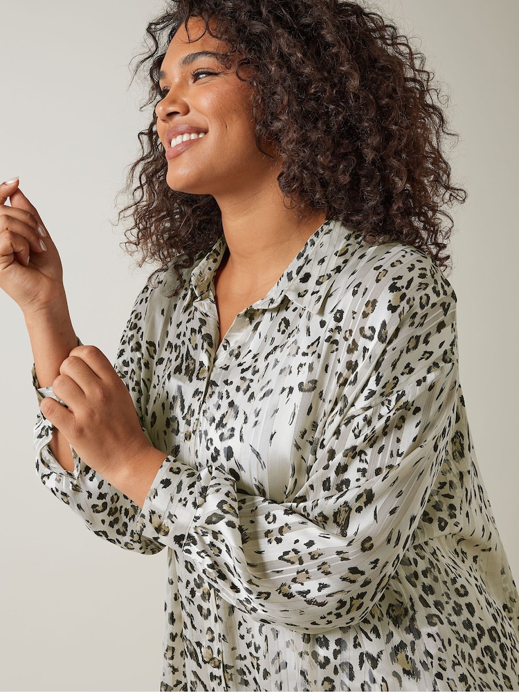 Evans Cream Animal Print Metallic Stripe Blouse - Image 4 of 5