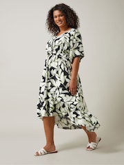 Evans Leaf Print Dipped Hem Black Midi Dress - Image 1 of 5