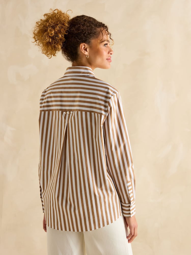Tan & White Stripe - Camisa larga y holgada Amilla de Joules - Imagen 2 de 7 Tan & White Stripe - Camisa larga y holgada Amilla de Joules - Imagen 2 de 7