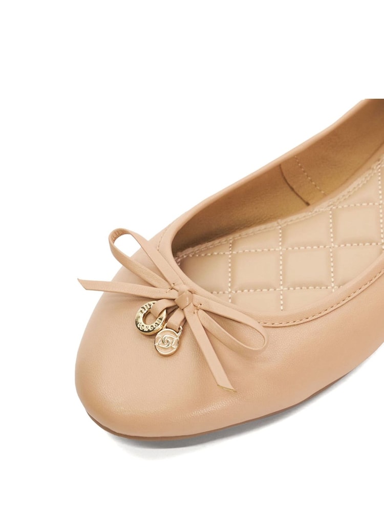 Pink - Dune London Hallo Ballerinas mit Anhängern - Bild 6 von 6 Pink - Dune London Hallo Ballerinas mit Anhängern - Bild 6 von 6