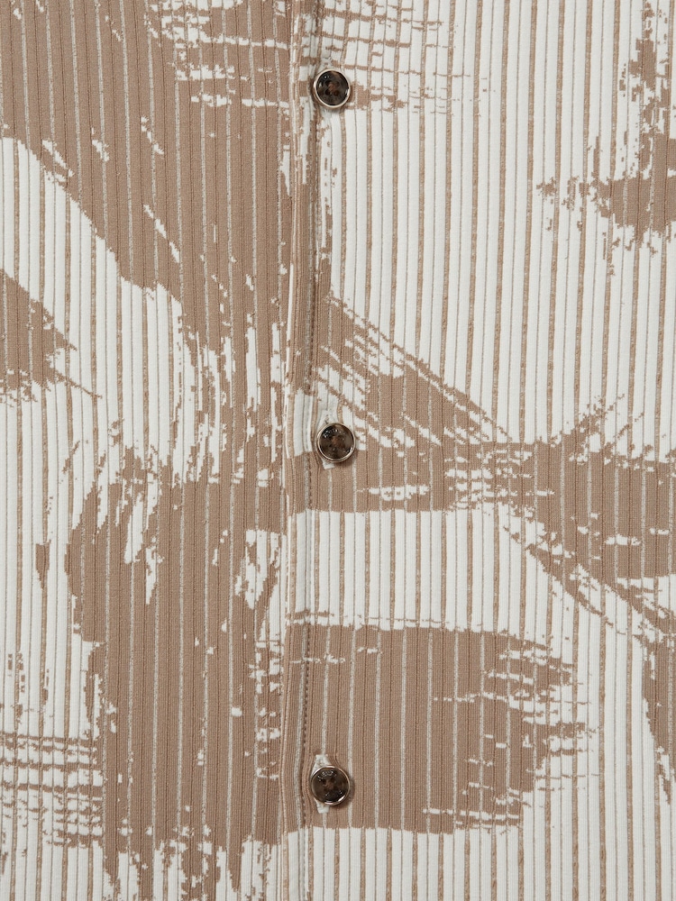 Reiss Sand/White Viceroy Brushstroke Print Cuban Collar Shirt - Image 5 of 5