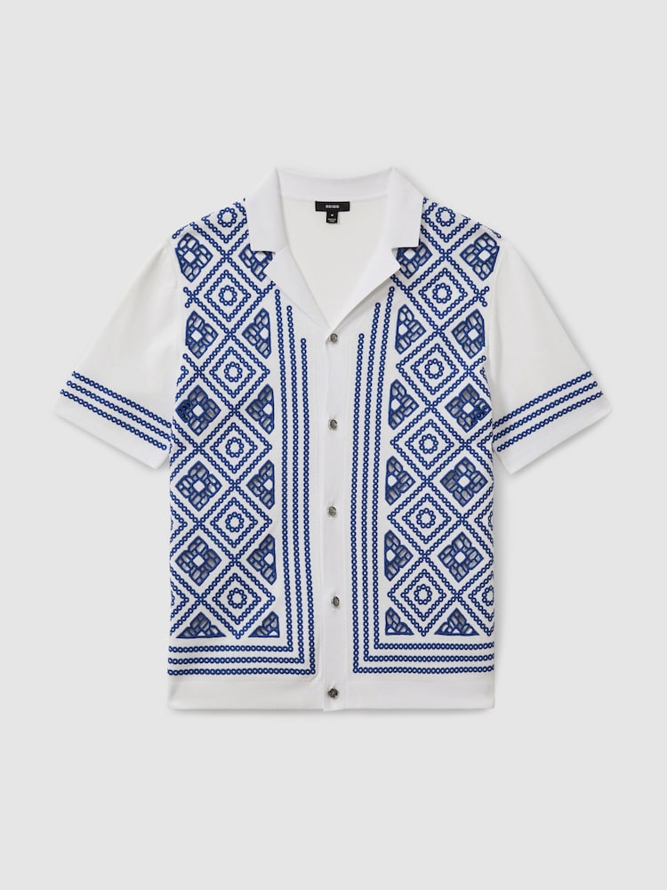 Белый/ярко-синий - Reiss Stefano Contrast Embroidered Cuban Collar Shirt - Изображение 2 из 5 Белый/ярко-синий - Reiss Stefano Contrast Embroidered Cuban Collar Shirt - Изображение 2 из 5