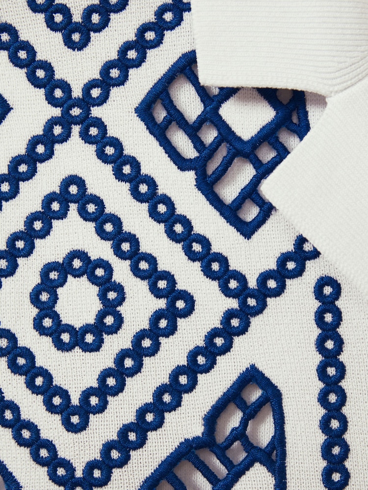 Белый/ярко-синий - Reiss Stefano Contrast Embroidered Cuban Collar Shirt - Изображение 5 из 5 Белый/ярко-синий - Reiss Stefano Contrast Embroidered Cuban Collar Shirt - Изображение 5 из 5