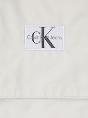 Calvin Klein Kurze Utility-Jacke mit Logo - Bild 6 von 6