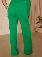 Chi Chi London Green Elasticated Waist Swirl Plisse Trousers - Image 3 of 4