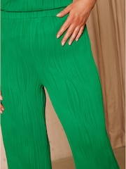 Chi Chi London Green Elasticated Waist Swirl Plisse Trousers - Image 4 of 4
