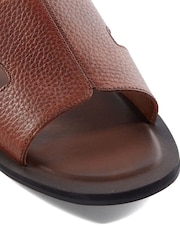 Marrón - Dune London Initially Tumbled Leather Flat Sandals - Imagen 6 de 7