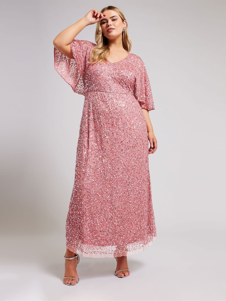 Pink - Yours Curve Luxe Verziertes Maxikleid mit V-Ausschnitt und Flügelärmeln - Bild 1 von 4 Pink - Yours Curve Luxe Verziertes Maxikleid mit V-Ausschnitt und Flügelärmeln - Bild 1 von 4