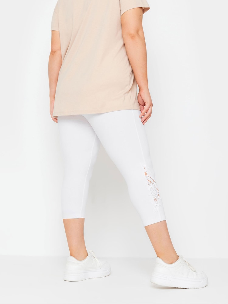 Blanc - Yours Curve leggings courts stretchés en dentelle - Image 4 of 5