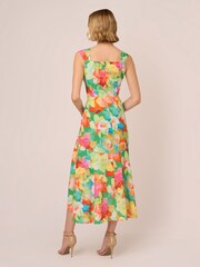Robe Adrianna Papell multi-imprimée à ourlet asymétrique - Image 2 of 7
