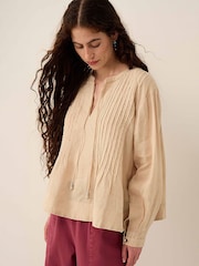 Camisa de lino con cuello anudado y bordados de East Liza Pintuck - Imagen 3 de 5