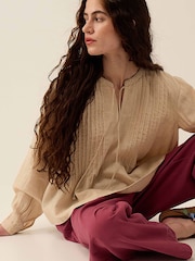 Camisa de lino con cuello anudado y bordados de East Liza Pintuck - Imagen 4 de 5