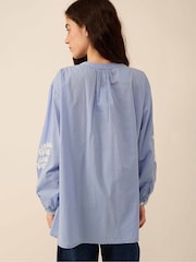East Alva Floral Hand-Embroidery Cotton Top - Imagen 2 de 4