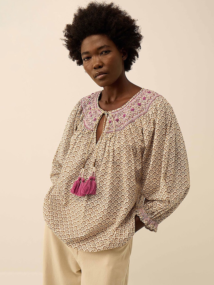 East Alina Hand-Screen Printed Floral Embroidered Smocking Top - Imagen 1 de 6