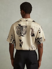 Reiss Off White/Black Babylon Relaxed Floral Print Cuban Collar Shirt - Image 4 of 5