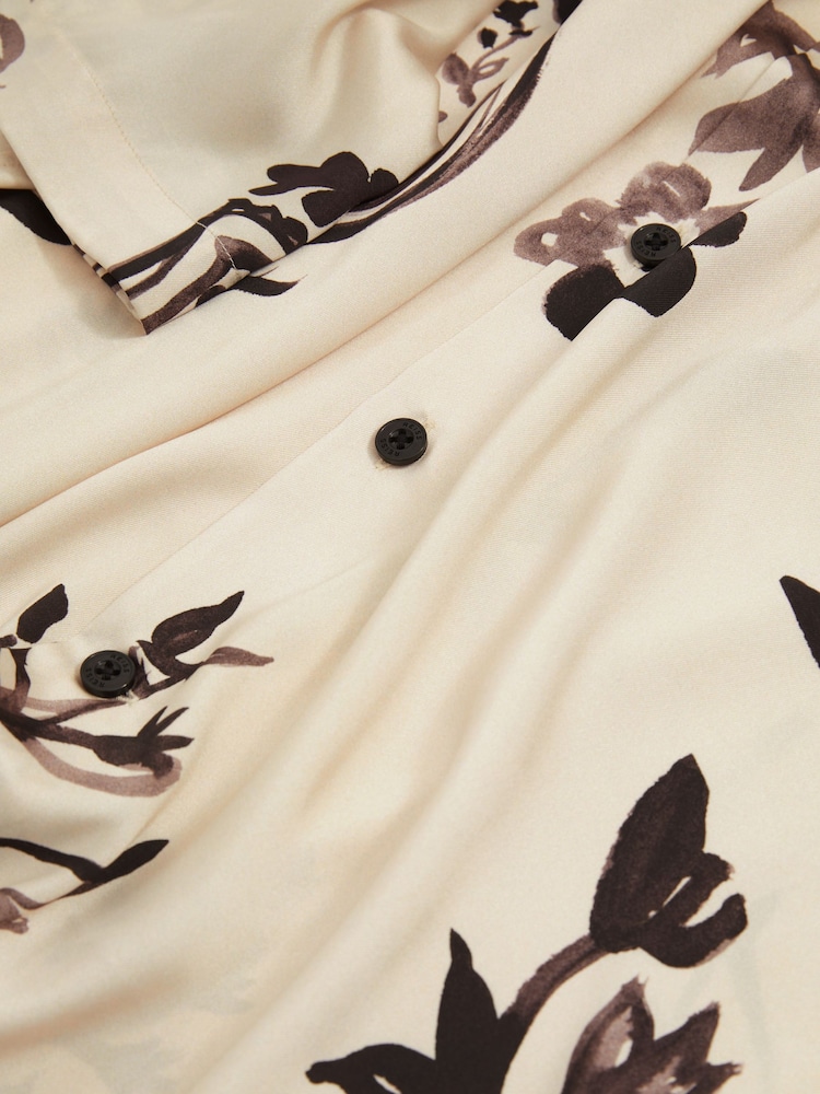 Reiss Off White/Black Babylon Relaxed Floral Print Cuban Collar Shirt - Image 5 of 5