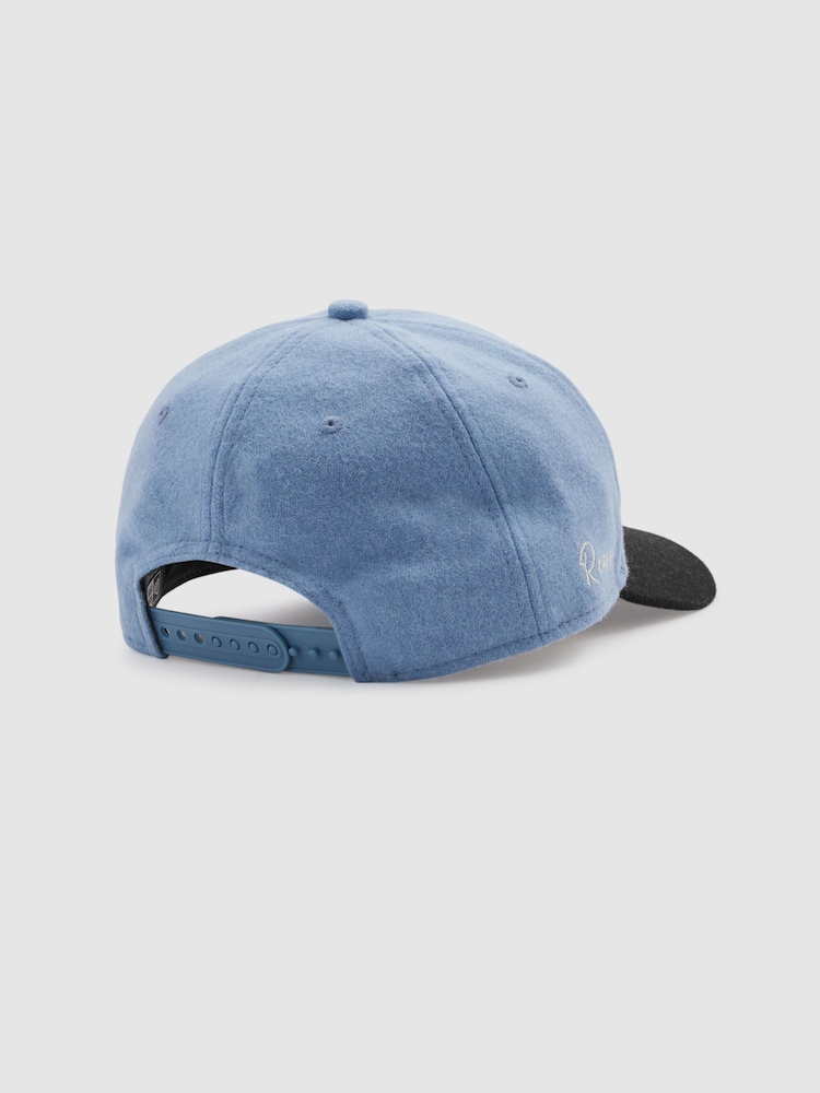 Svetlo-mornarsko modra - Reiss x McLaren F1 Team McLaren F1 Wool Blend Embroidered Baseball Cap - Slika 4 iz 4