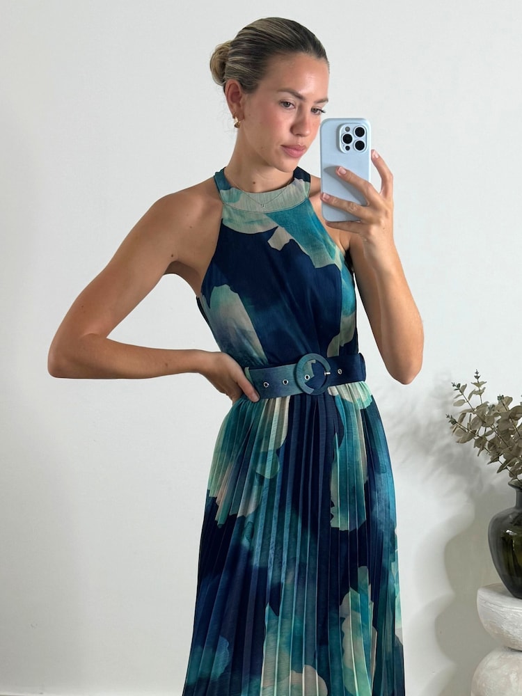 Style Cheat Blue Luisa Belted Pleated Maxi Dress - Image 4 of 4
