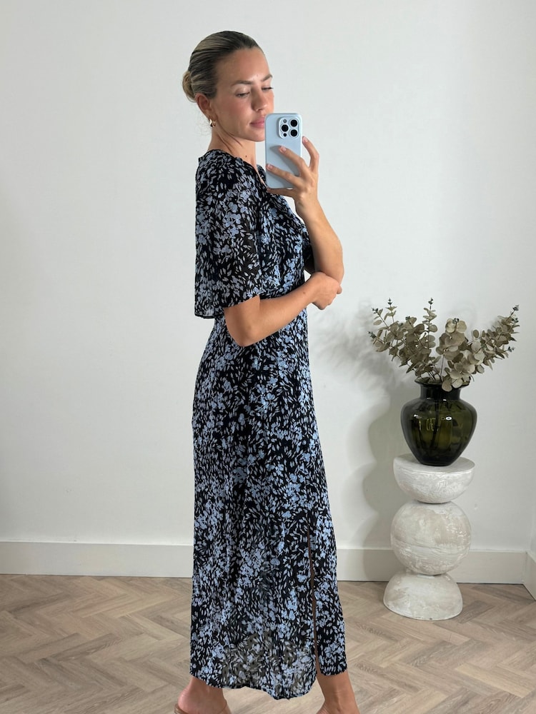 Style Cheat Black Andi Angel Sleeve Midi Dress in Floral - Image 2 of 4 Style Cheat Black Andi Angel Sleeve Midi Dress in Floral - Image 2 of 4