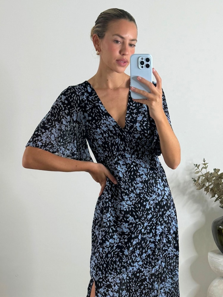 Style Cheat Black Andi Angel Sleeve Midi Dress in Floral - Image 4 of 4 Style Cheat Black Andi Angel Sleeve Midi Dress in Floral - Image 4 of 4