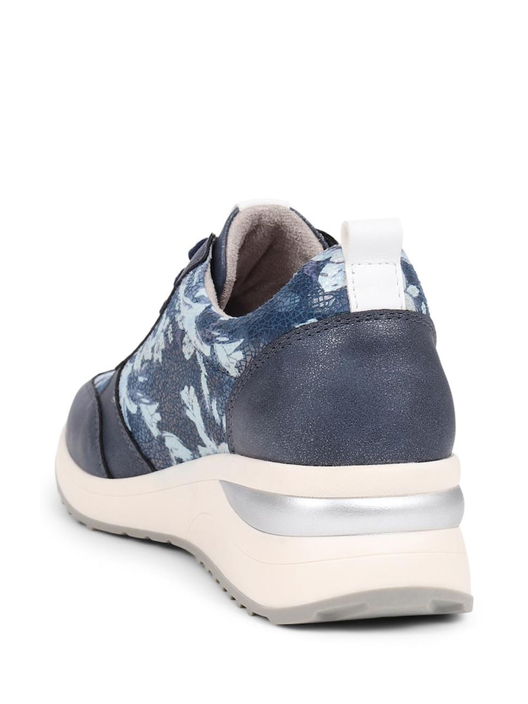 Zapatillas de deporte con suela acolchada y estampado floral doradas de Pavers - Imagen 5 de 5 Zapatillas de deporte con suela acolchada y estampado floral doradas de Pavers - Imagen 5 de 5