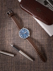 Brown Signature Watch with Leather Strap - Image 4 of 7
