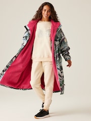 Regatta White/Green Adult Waterproof Changing Coat - Image 3 of 9