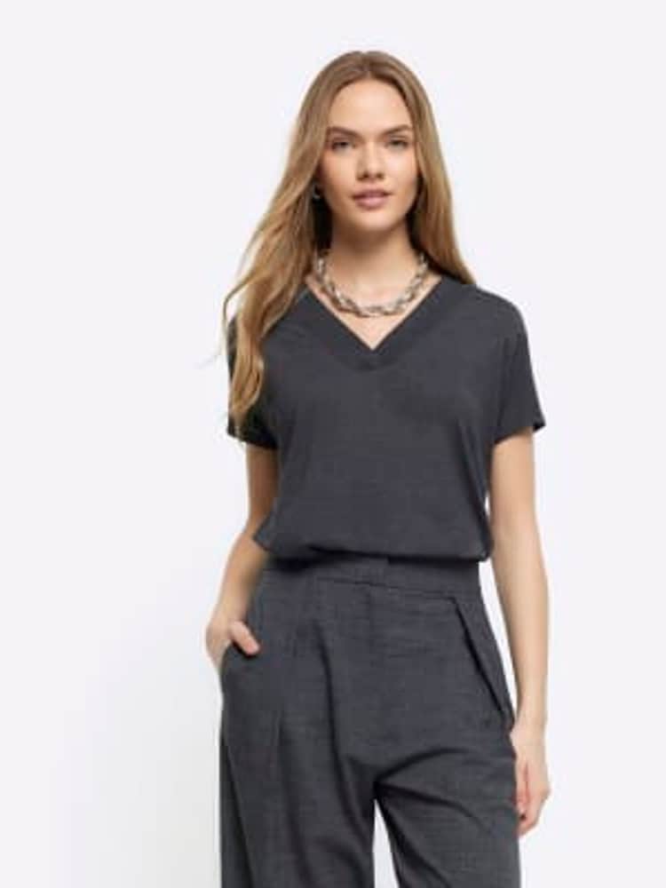 Negro - River Island Multipack Smart V-Neck T-Shirts 2 Pack - Imagen 2 de 8