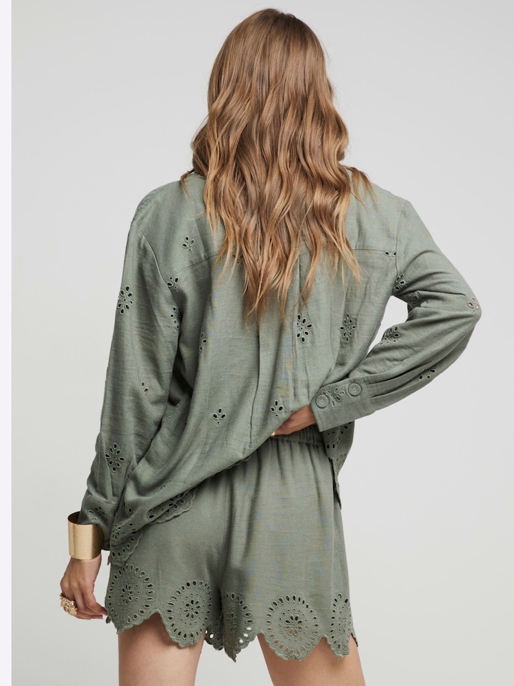 River Island Green Broderie Linen Shorts - Image 2 of 4 River Island Green Broderie Linen Shorts - Image 2 of 4