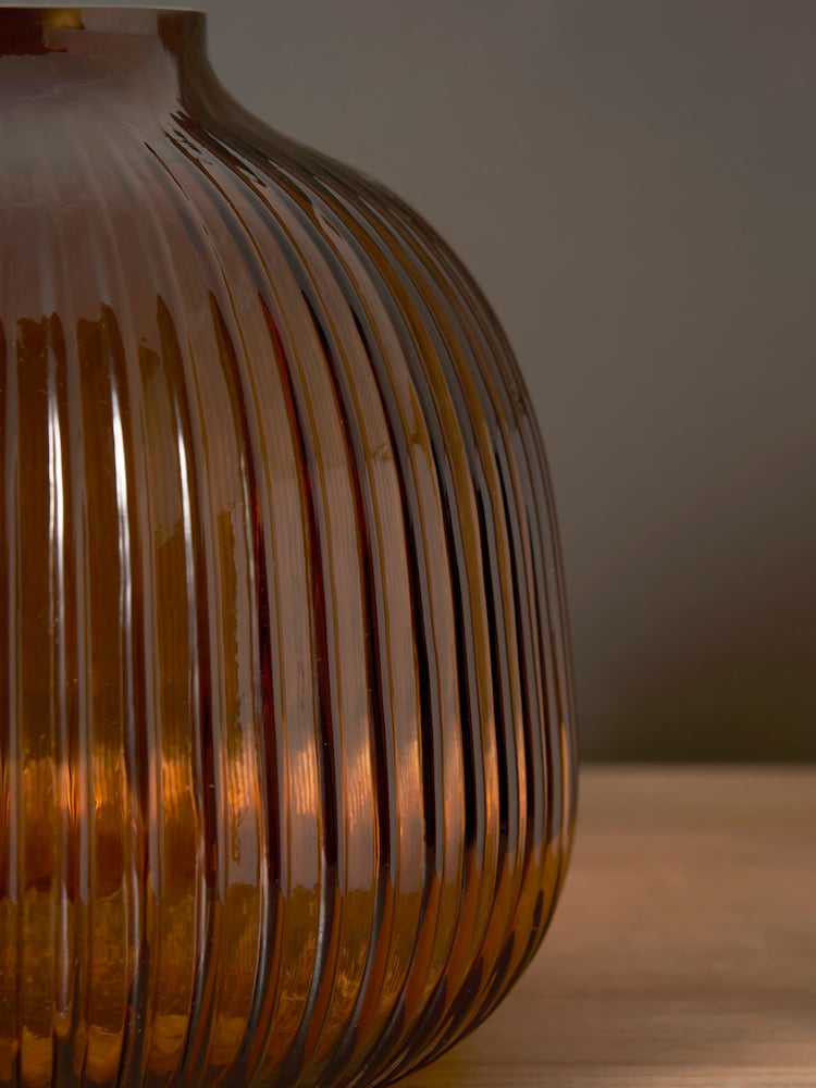 BHS Cognac Ribbed Glass Vase - Image 2 of 4 BHS Cognac Ribbed Glass Vase - Image 2 of 4
