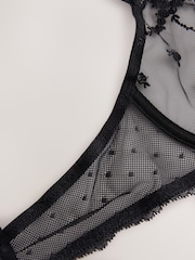 Noir - Heart Embroidery Non Pad Plunge Bra A-E - Image 7 de 8