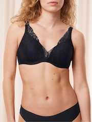 Negro - Triumph Nude Body Make-Up Illusion Lace Wired and Padded Bra - Imagen 1 de 5