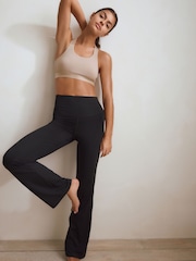 Песочный - Укороченный топ с низкой степенью поддержки Active Sports Ultimate Comfort - Image 2 of 10