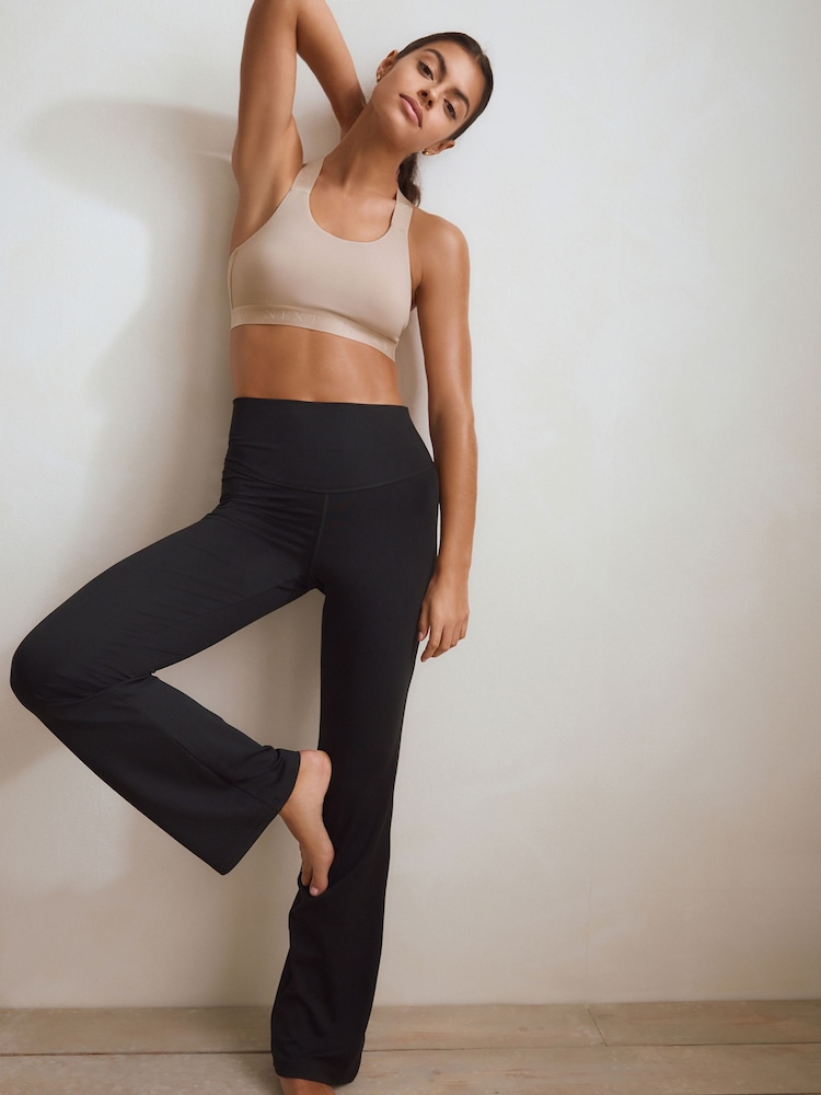 Песочный - Укороченный топ с низкой степенью поддержки Active Sports Ultimate Comfort - Image 2 of 10