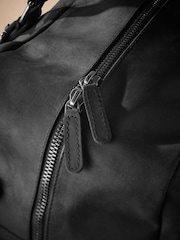 أسود - Signature Oily Leather Holdall Bag - صورة 5 من 8