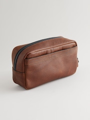Brown Leather Washbag - Image 2 of 5