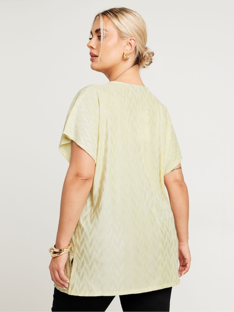 Yours Curve White Limited Zig Zag Plisse Grown On Sleeve Top - Image 3 of 5