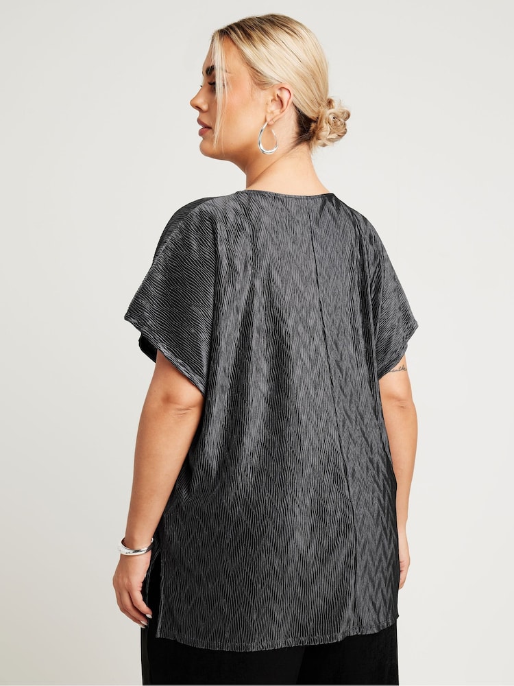 Yours Curve Grey Limited Zig Zag Plisse Grown On Sleeve Top - Image 2 of 5