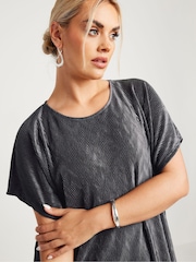 Yours Curve Grey Limited Zig Zag Plisse Grown On Sleeve Top - Image 4 of 5